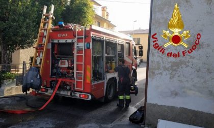 Incendio in una roccatura a Prato