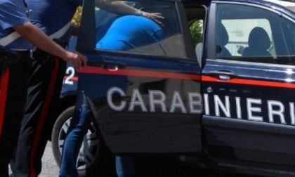 Arrestato un 28enne a Pescia: aveva sfondato la porta di casa della sorella per avere i soldi per la droga