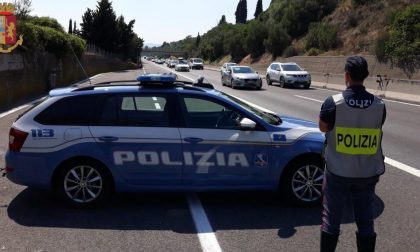 Polstrada di Pistoia in azione per un furto d'auto: fermata una coppia sulla A11 Firenze-Mare