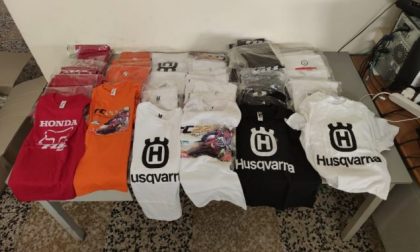 Pistoiese denunciato a Pavia per vendita di magliette contraffatte da motocross