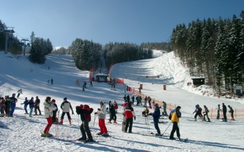 Abetone, inizio della stagione sciistica con l’apertura degli impianti