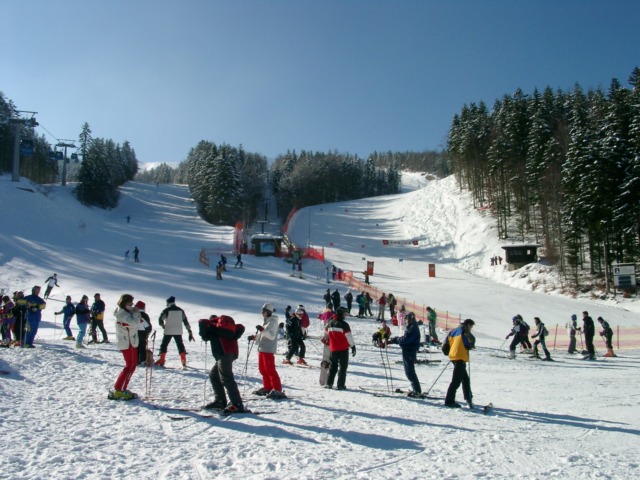 Abetone, inizio della stagione sciistica con l’apertura degli impianti