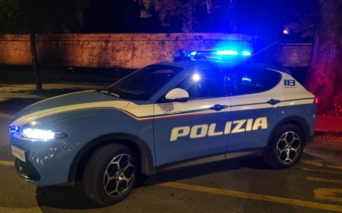 Arrestata una donna per spaccio di eroina: sequestrati 75 grammi e 500 euro
