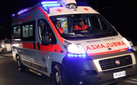 Grave incidente stradale a Pescia coinvolge tre giovani
