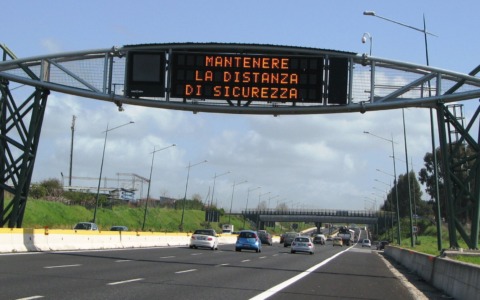 Interventi notturni sull’autostrada A11: chiusure tra Pistoia e Montecatini Terme e alla stazione di Capannori