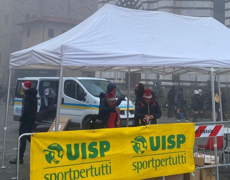 Consegna delle nuove divise invernali ai giudici Uisp Podismo di Pistoia