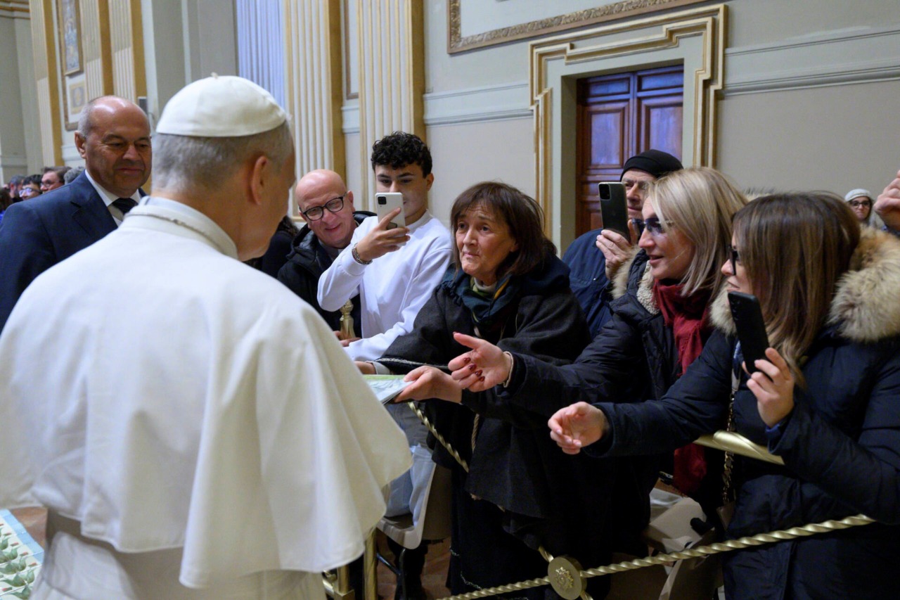 Maria Cristina Palandri presenta il suo libro al Papa