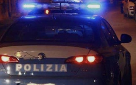 Pistoia, rapina al bar di Pontelungo: un uomo armato minaccia i baristi