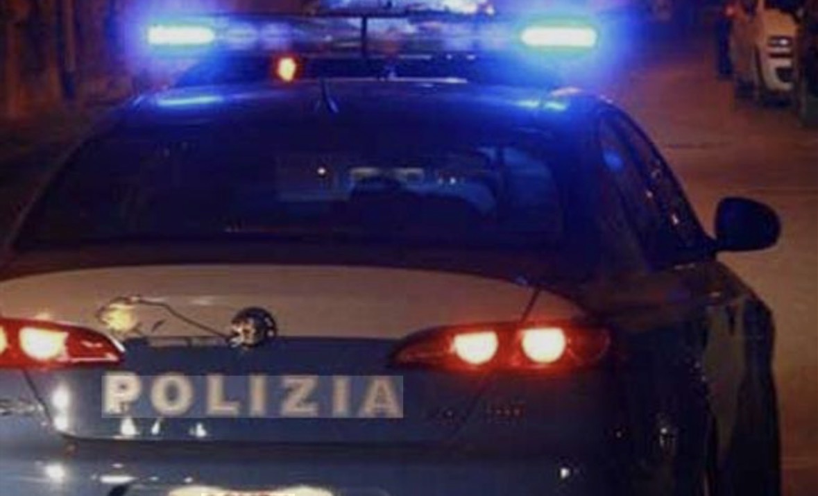 Pistoia, rapina al bar di Pontelungo: un uomo armato minaccia i baristi